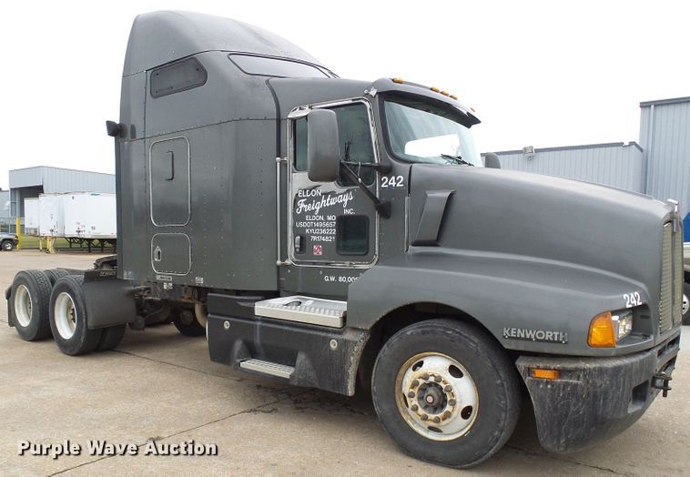 image for item DG5518 2007 Kenworth T600 semi truck