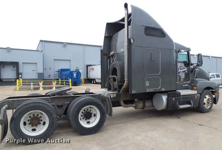 image for item DG5518 2007 Kenworth T600 semi truck