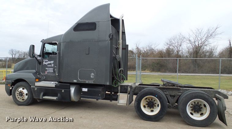 image for item DG5518 2007 Kenworth T600 semi truck