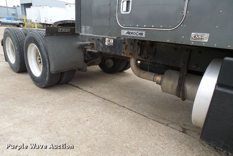 image for item DG5518 2007 Kenworth T600 semi truck