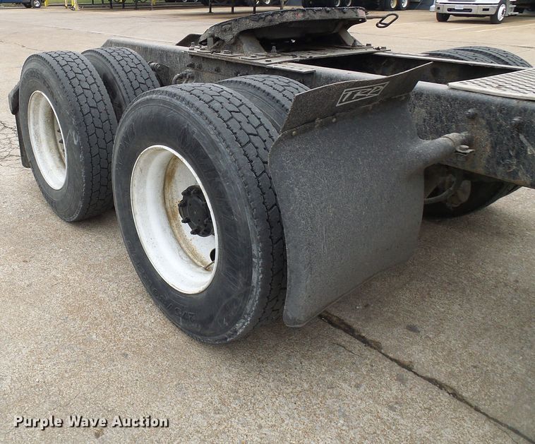 image for item DG5518 2007 Kenworth T600 semi truck