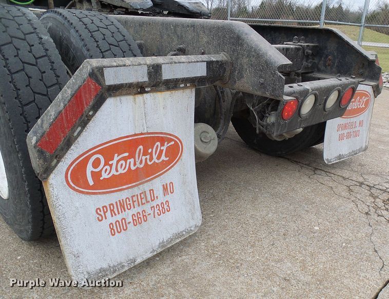 image for item DG5518 2007 Kenworth T600 semi truck