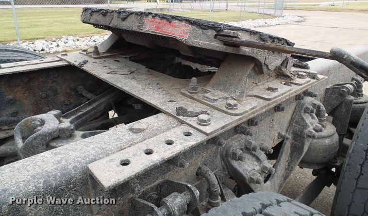 image for item DG5518 2007 Kenworth T600 semi truck