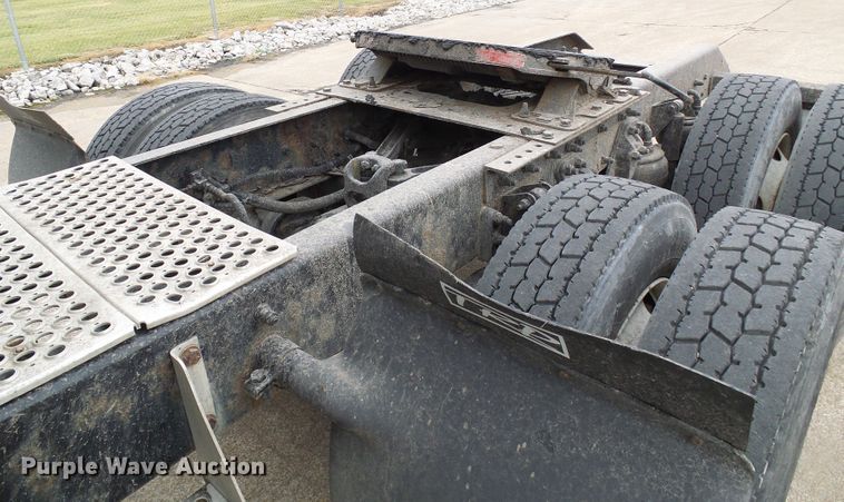 image for item DG5518 2007 Kenworth T600 semi truck