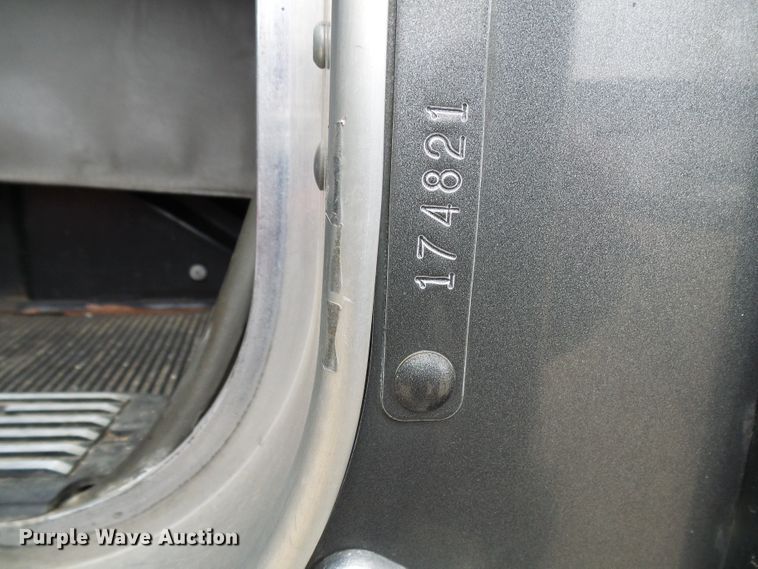 image for item DG5518 2007 Kenworth T600 semi truck