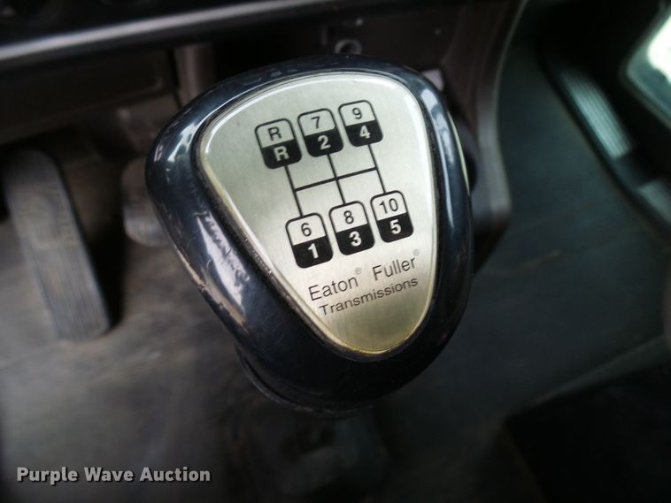 image for item DG5518 2007 Kenworth T600 semi truck