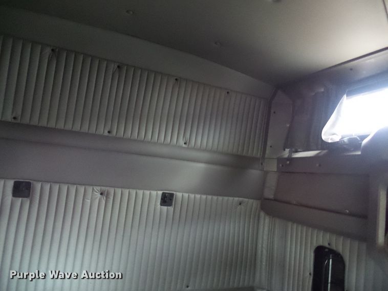 image for item DG5518 2007 Kenworth T600 semi truck