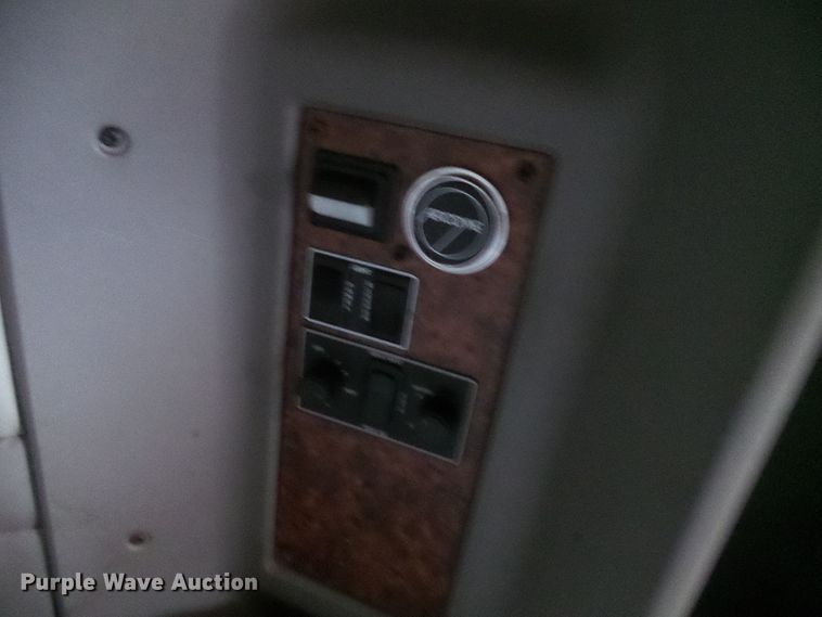 image for item DG5518 2007 Kenworth T600 semi truck