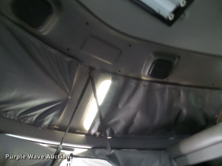 image for item DG5518 2007 Kenworth T600 semi truck