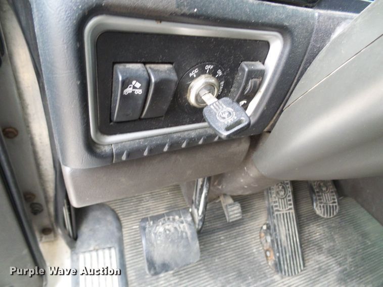 image for item DG5518 2007 Kenworth T600 semi truck