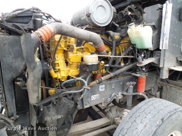 image for item DG5518 2007 Kenworth T600 semi truck