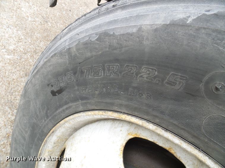 image for item DG5518 2007 Kenworth T600 semi truck