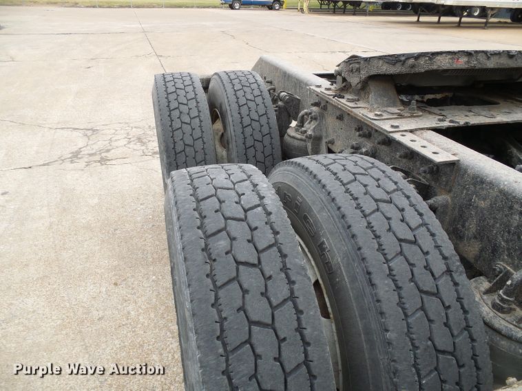 image for item DG5518 2007 Kenworth T600 semi truck