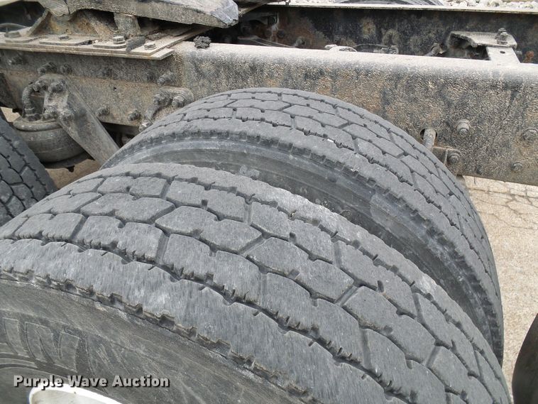 image for item DG5518 2007 Kenworth T600 semi truck