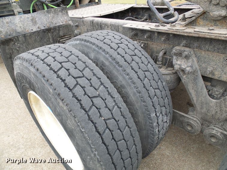 image for item DG5518 2007 Kenworth T600 semi truck