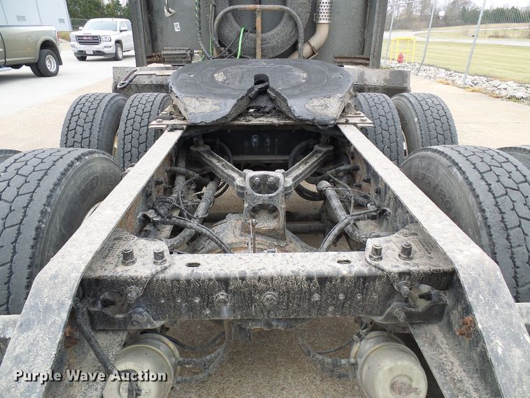 image for item DG5518 2007 Kenworth T600 semi truck