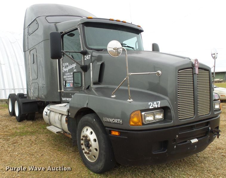 image for item DG5519 2007 Kenworth T600 semi truck