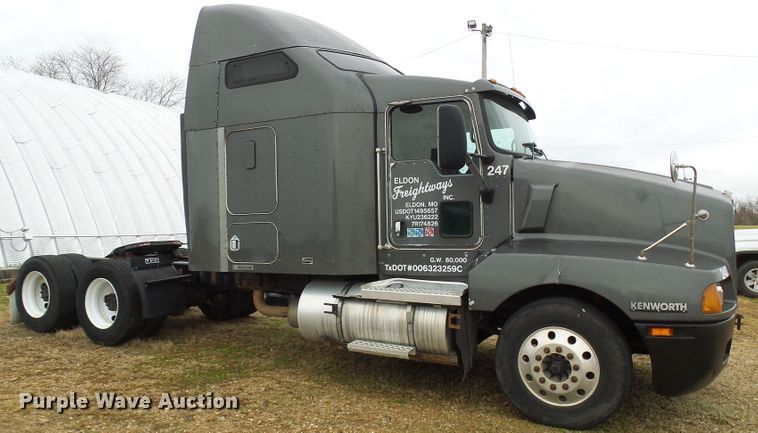 image for item DG5519 2007 Kenworth T600 semi truck