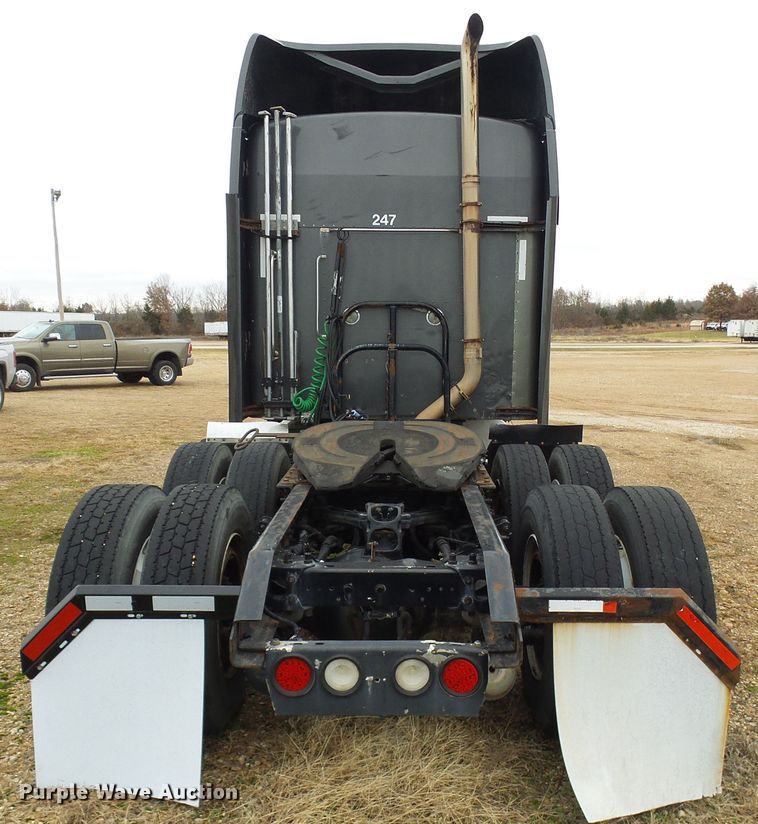 image for item DG5519 2007 Kenworth T600 semi truck