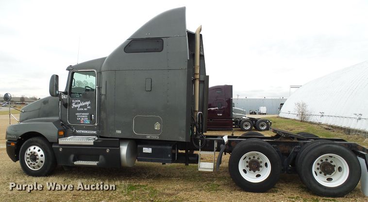 image for item DG5519 2007 Kenworth T600 semi truck