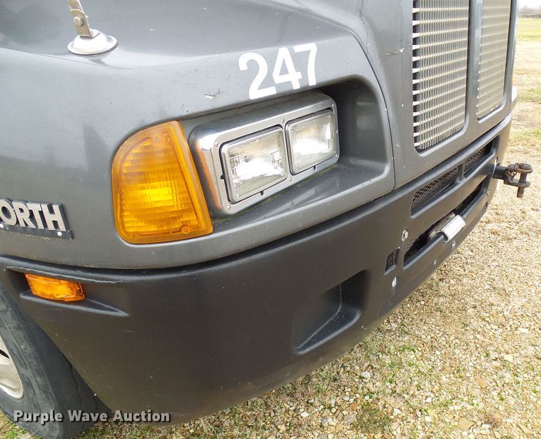 image for item DG5519 2007 Kenworth T600 semi truck