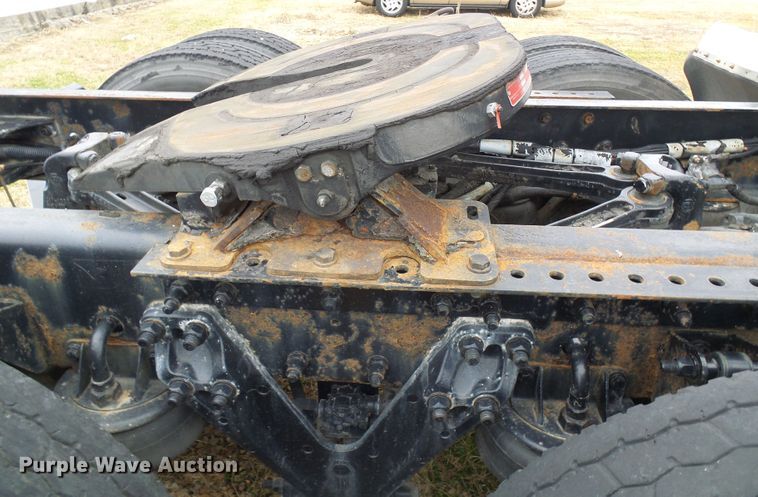 image for item DG5519 2007 Kenworth T600 semi truck