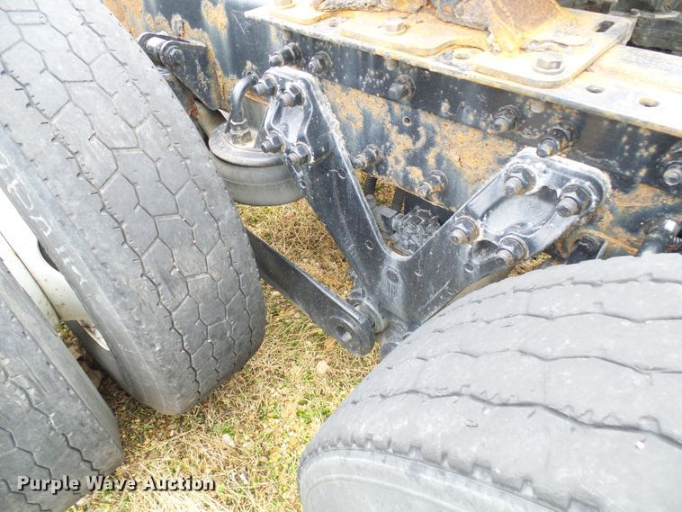 image for item DG5519 2007 Kenworth T600 semi truck