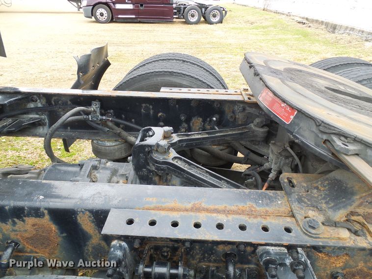 image for item DG5519 2007 Kenworth T600 semi truck