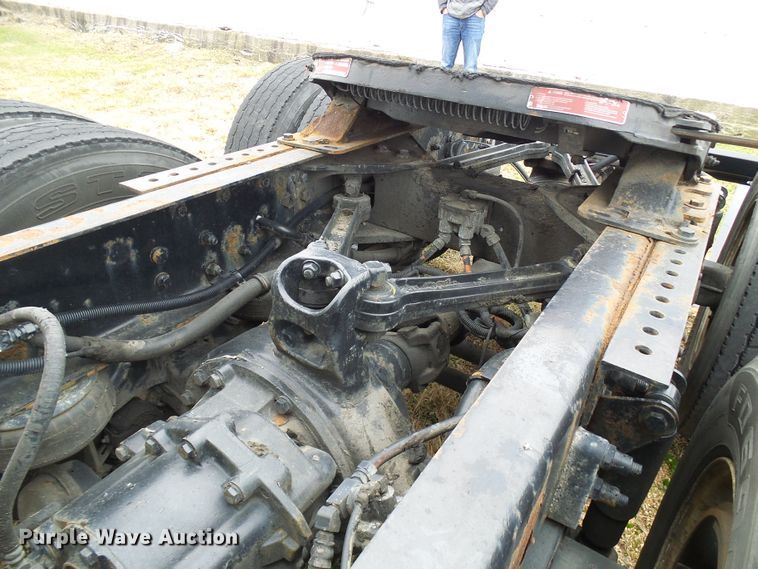 image for item DG5519 2007 Kenworth T600 semi truck