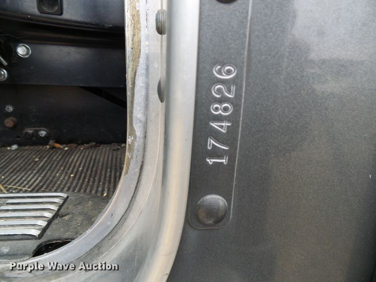 image for item DG5519 2007 Kenworth T600 semi truck