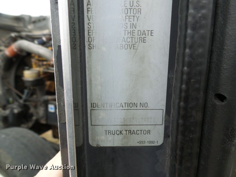 image for item DG5519 2007 Kenworth T600 semi truck