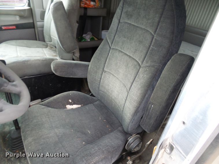 image for item DG5519 2007 Kenworth T600 semi truck