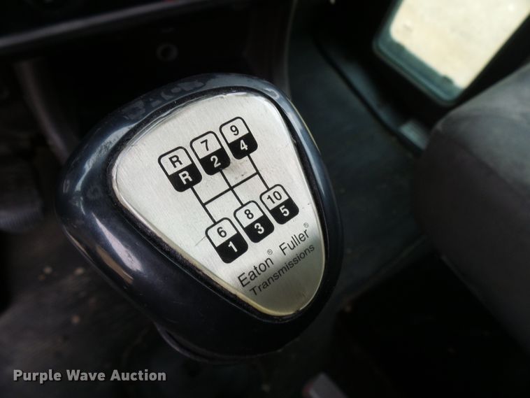 image for item DG5519 2007 Kenworth T600 semi truck