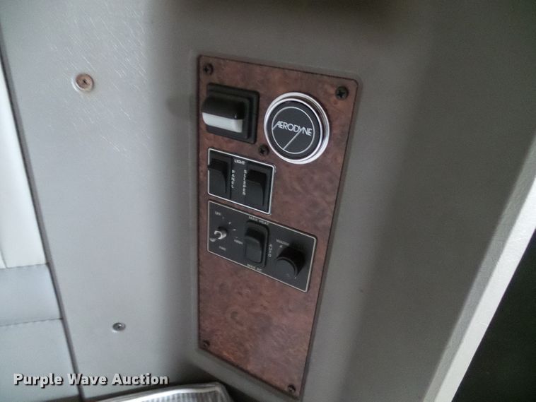 image for item DG5519 2007 Kenworth T600 semi truck