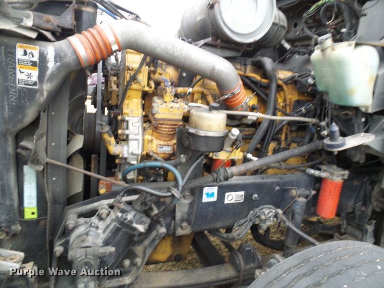 image for item DG5519 2007 Kenworth T600 semi truck