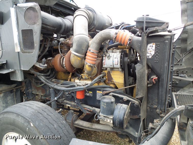 image for item DG5519 2007 Kenworth T600 semi truck