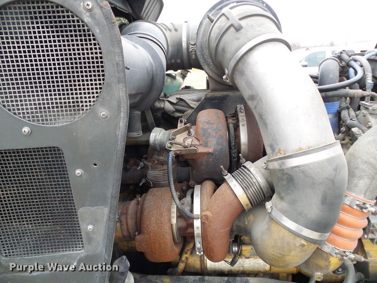 image for item DG5519 2007 Kenworth T600 semi truck