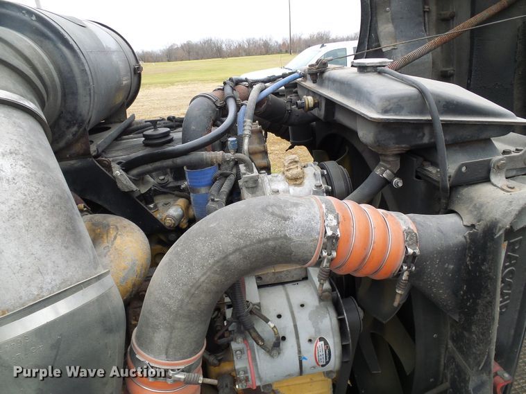 image for item DG5519 2007 Kenworth T600 semi truck