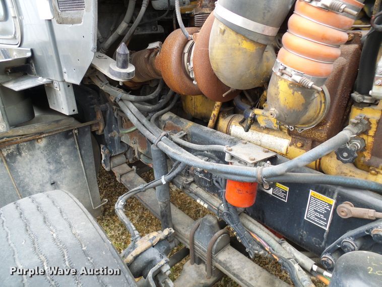 image for item DG5519 2007 Kenworth T600 semi truck