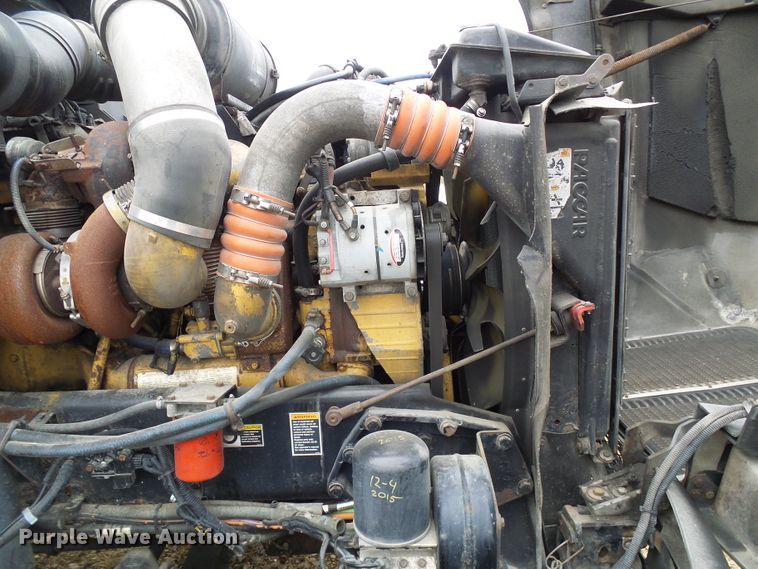 image for item DG5519 2007 Kenworth T600 semi truck