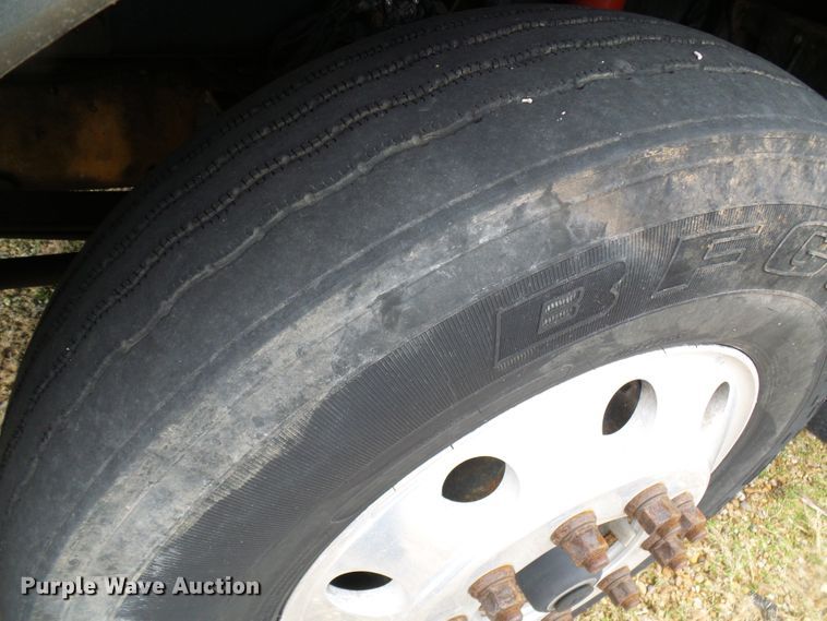 image for item DG5519 2007 Kenworth T600 semi truck