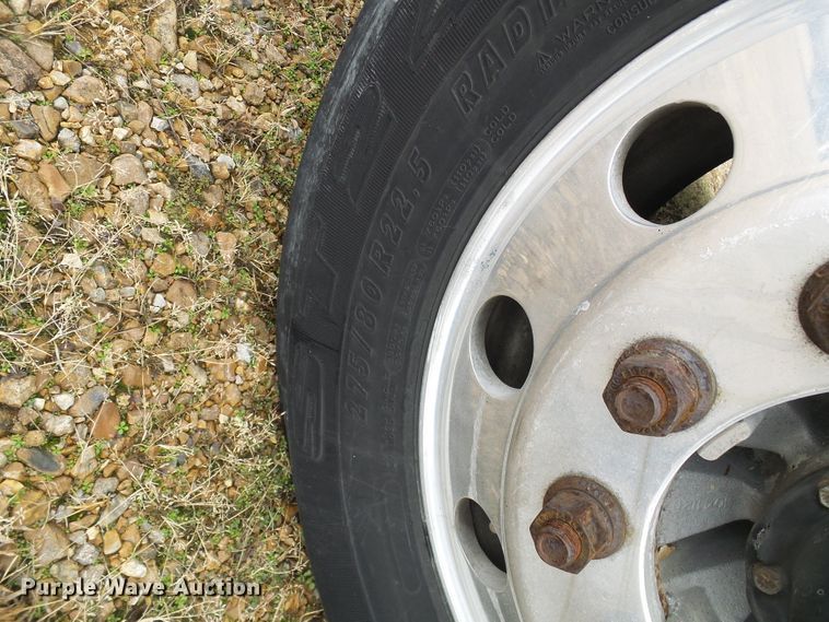 image for item DG5519 2007 Kenworth T600 semi truck