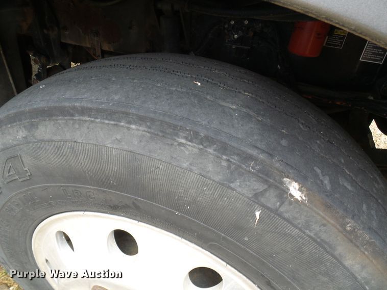 image for item DG5519 2007 Kenworth T600 semi truck