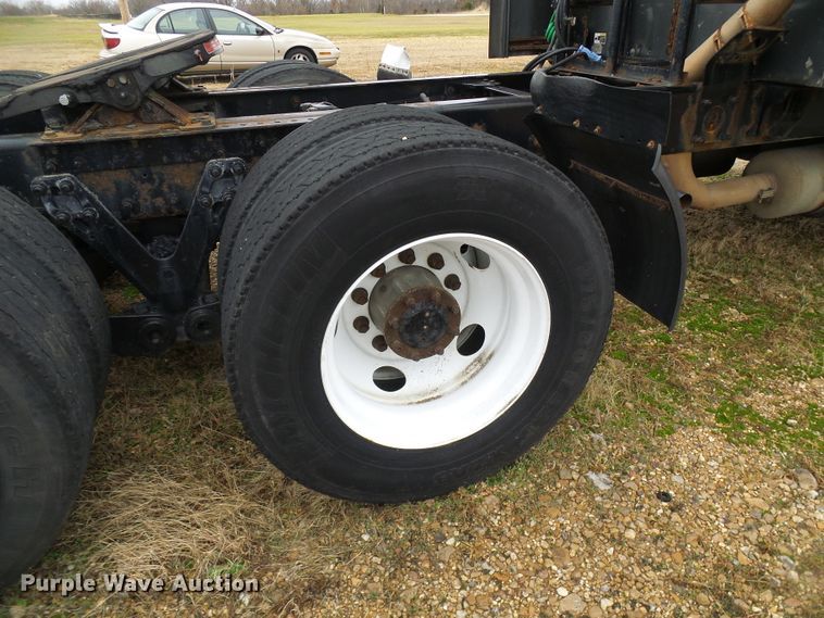 image for item DG5519 2007 Kenworth T600 semi truck