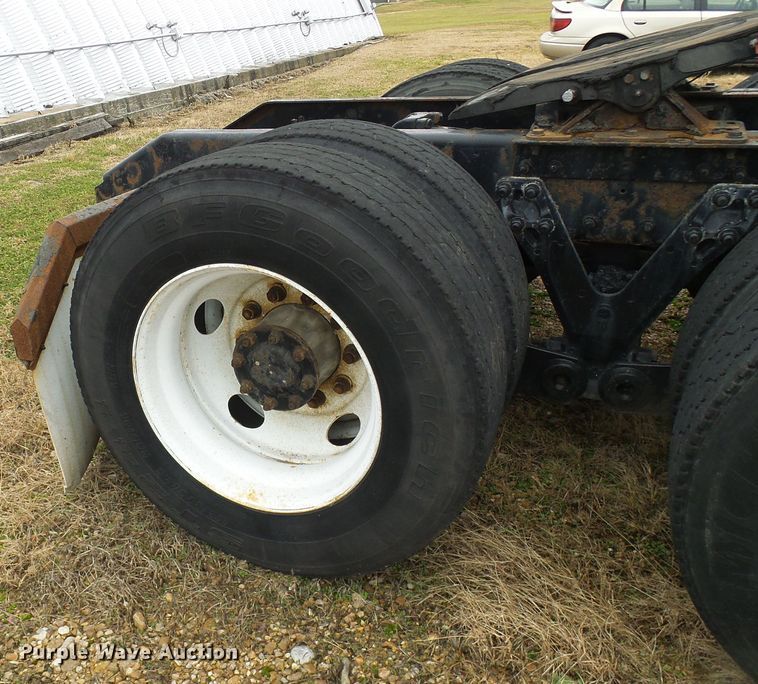 image for item DG5519 2007 Kenworth T600 semi truck