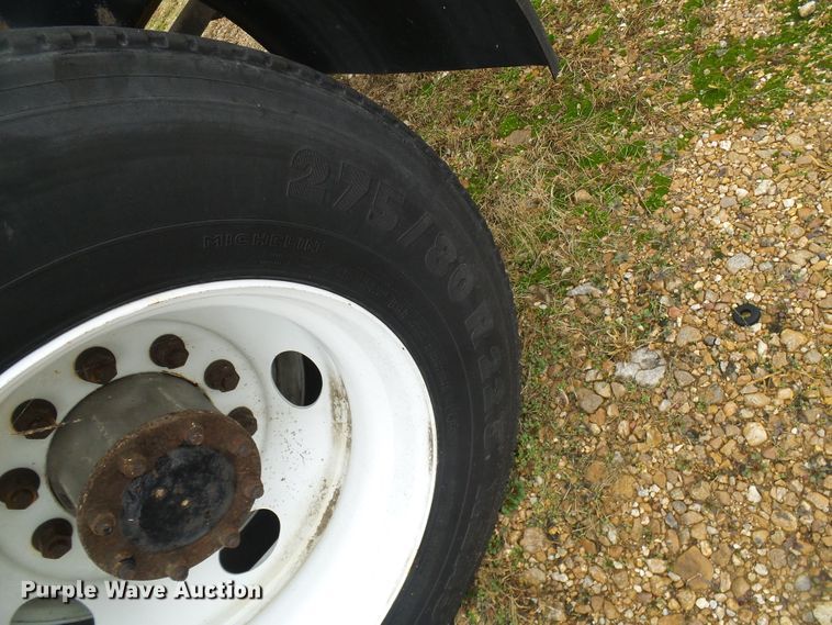 image for item DG5519 2007 Kenworth T600 semi truck