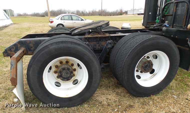 image for item DG5519 2007 Kenworth T600 semi truck