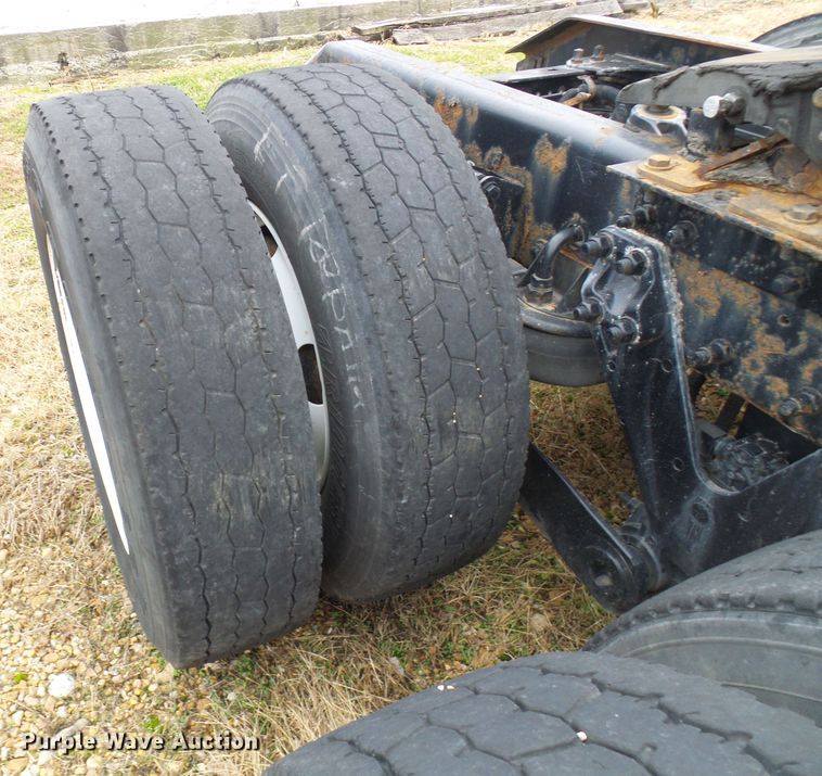 image for item DG5519 2007 Kenworth T600 semi truck