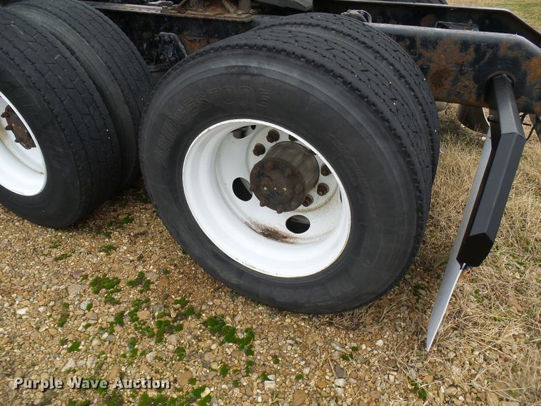 image for item DG5519 2007 Kenworth T600 semi truck