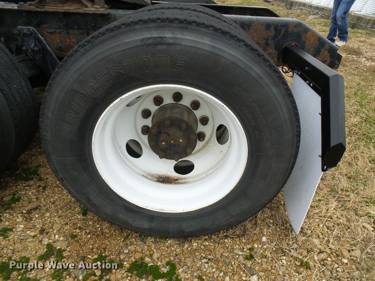 image for item DG5519 2007 Kenworth T600 semi truck